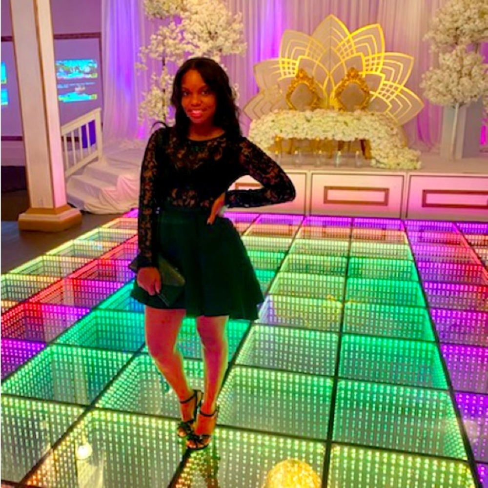 Meet your Posher, Monique